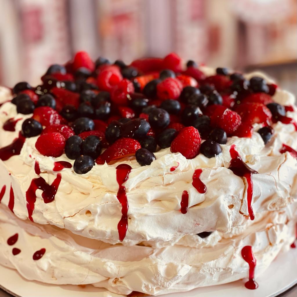 Tort Pavlova 180 lei / kg