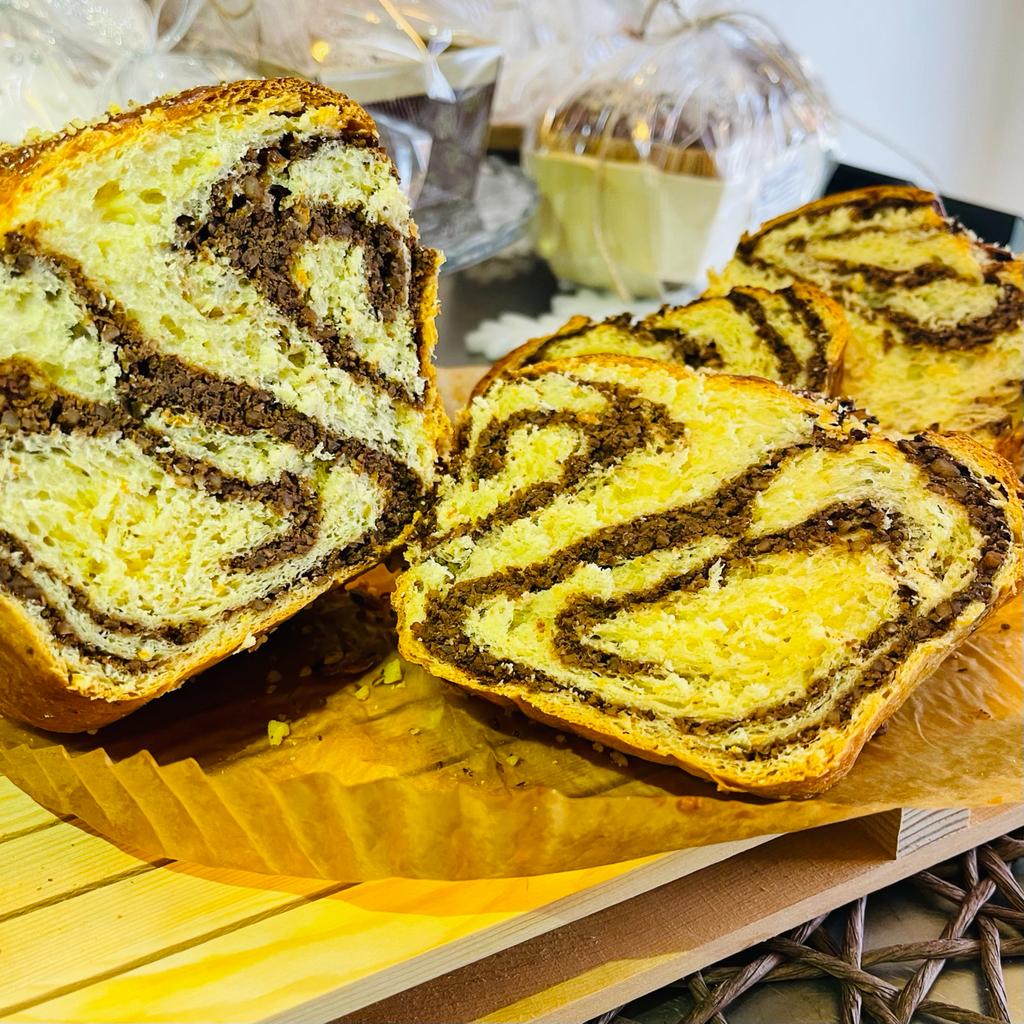 Cozonac artizanal cu nuca si cacao 900 g