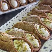 Cannoli siciliani cu fistic